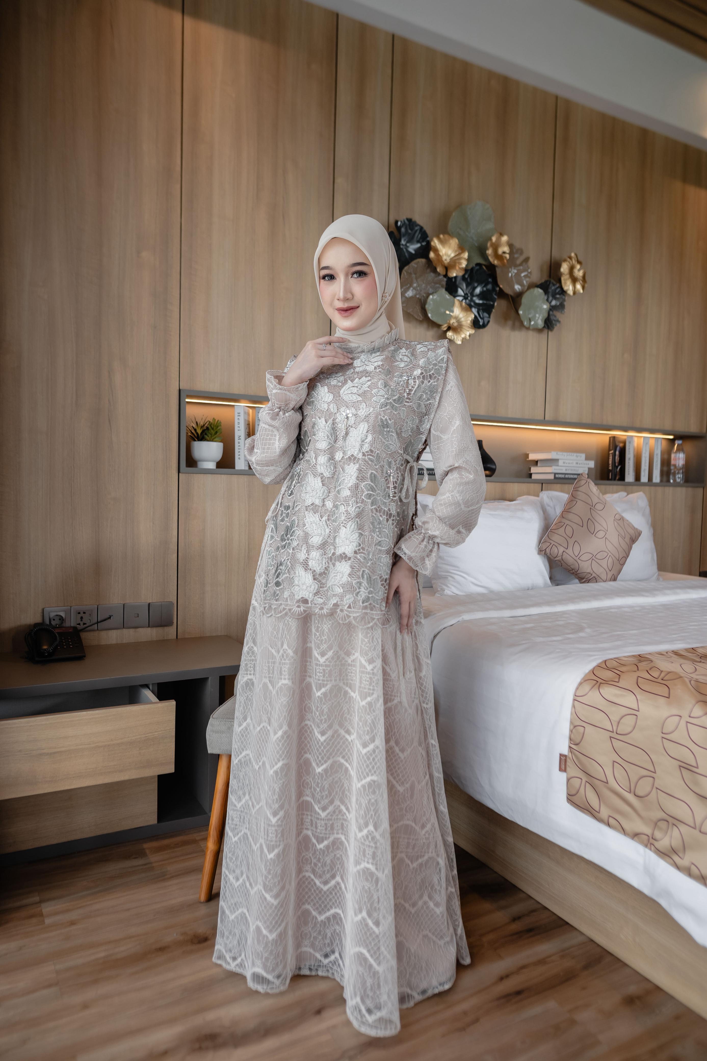 Amira Dress - M